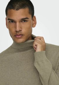 Only & Sons Svetrík - desert taupe