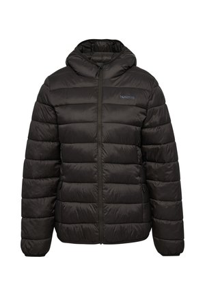 Schwarze, wattierte Kapuzenjacke mit horizontalen Steppnähten, durchgehendem Frontreißverschluss, elastischen Bündchen und Seitentaschen, dargestellt auf weißem Hintergrund.