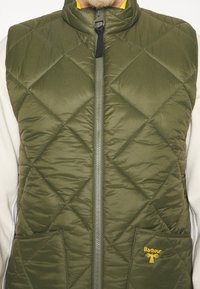 Barbour Beacon Väst - olive