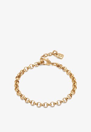 Bracelet chaîne ton or avec maillons ovales et fermoir homard, avec une petite plaque rectangulaire près du fermoir.