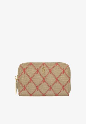 Beżowy portfel na zamek błyskawiczny z koralowym geometrycznym wzorem i złotymi detalami. Materiał charakteryzuje się teksturowanym wykończeniem oraz dekoracyjnym emblematem.