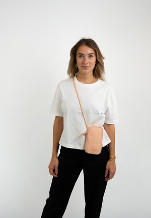 Johnny Urban JOSH UNISEX - Umhängetasche - peach