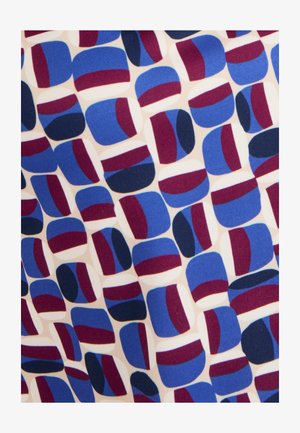 Tessuto geometrico con forme astratte in tonalità di blu, borgogna e crema, caratterizzato da una texture liscia e un motivo colorato e ripetitivo.