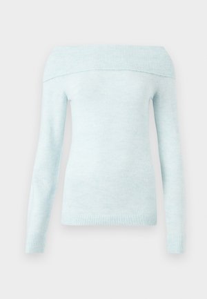 Pulover deschis la culoare, până la umeri, fabricat dintr-un material moale și texturat, cu mâneci lungi și detalii cusute la guler și la manșete.