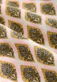 Geselecteerd, khaki green