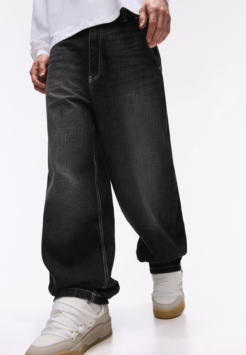 Bershka SKATER - Blugi loose fit - black