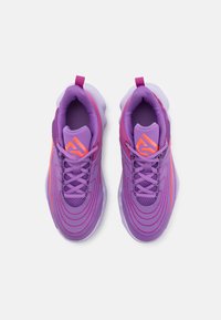 Nike Performance GIANNIS IMMORTALITY 4 - Basketbalové boty - black raspberry/aster pink/hot punch