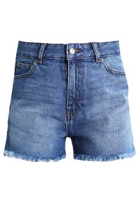 Vaaleansiniset farkkushortsit, joissa on revitty helma, korkea vyötärö, klassinen viiden taskun muotoilu ja messinkinen napitus edessä.