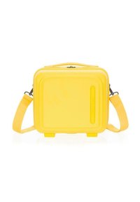 Borsa rettangolare gialla con un esterno in plastica liscia, manico superiore, tracolla regolabile e un evidente dettaglio laterale.