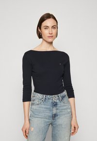 Tommy Hilfiger SLIM CODY BOAT - Topper langermet - desert sky