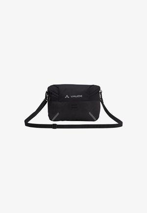 Zwarte schoudertas met een soepele textuur, voorzien van een ritssluiting, een verstelbare schouderriem en reflecterende accenten voor zichtbaarheid. VAUDE-logo weergegeven.