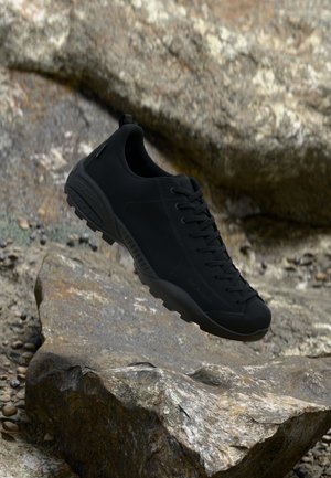 Scarpa MOJITO GTX UNISEX - Hiking shoes - black