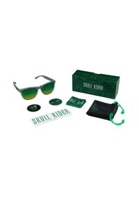 Gafas de sol verdes con patrón y lentes degradados, acompañadas de una caja verde, adhesivos y un pouch negro con cordón verde.