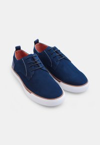 Bata Pantofi casual cu șiret - blu