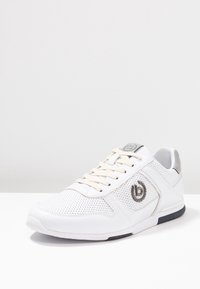 bugatti Sneakers - white