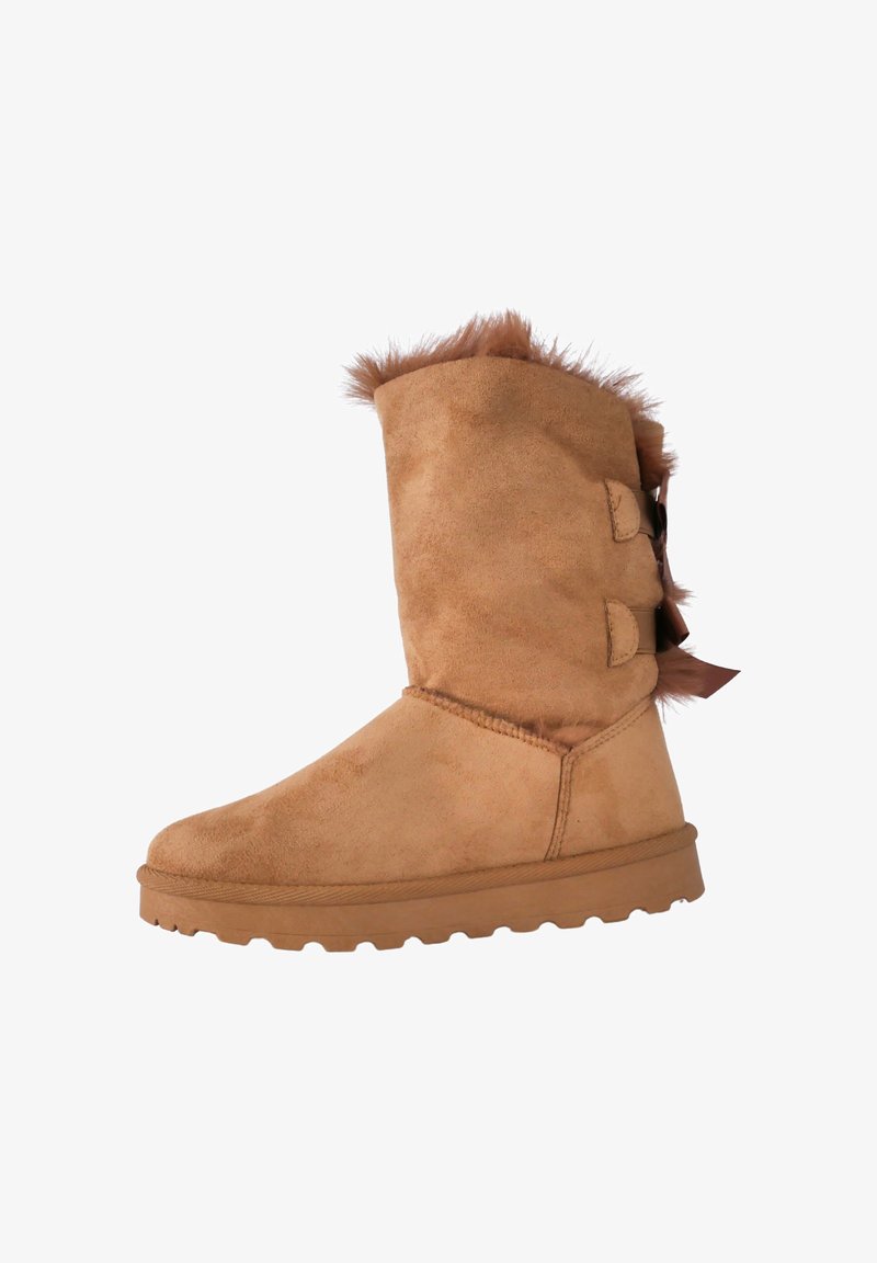 Stivaletto in suede color tan con una soffice rifinitura in pelliccia nella parte superiore, dotato di due bottoni e di una suola in gomma testurizzata per una migliore aderenza.