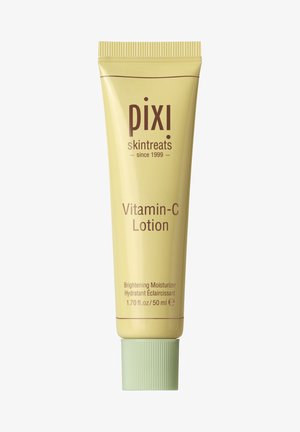 Gul squeeze tube med grønn hette, merket "pixi skintreats Vitamin-C Lotion." Inneholder 50 ml av en lysnende fuktighetskrem.