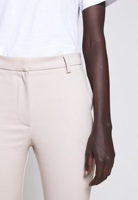 Tiger of Sweden Pantaloni - off-white