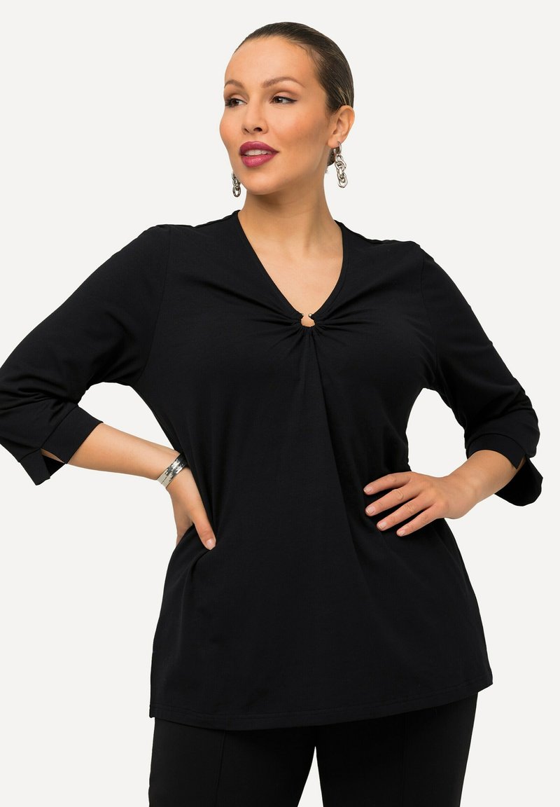 Ulla Popken PAILLETTEN SCHRIFTZUG CLASSIC, RUNDHALS - Maglietta a manica lunga - black/nero