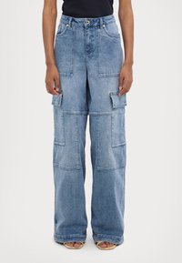 MICHAEL Michael Kors MID RISE  - Široke hlačnice - blue