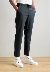 Scotch & Soda - FINCH - Trousers - black Thumbnail Image 1