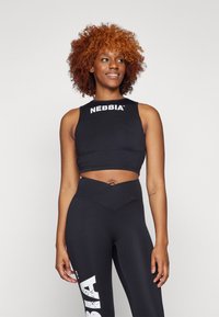 Nebbia BRA WITH HIGH SUPPORT - Sujetadores deportivos con sujeción alta - black