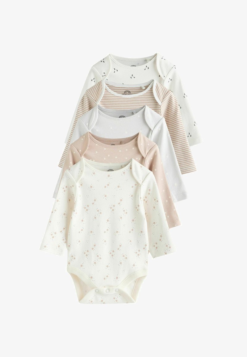 Ensemble de cinq bodies bébé à manches longues en blanc, beige et rayé avec des motifs d'étoiles et de points, fermetures à pression au bas.