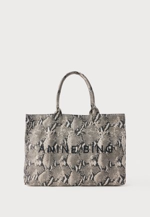 Τσάντα tote με γκρι και μαύρο μοτίβο φολιδωτής επιδερμίδας φιδιού και κοντά χερούλια, με το όνομα της μάρκας "A.NINE.BING" με μαύρα γράμματα στο μπροστινό μέρος.