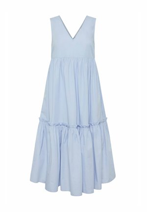Lichtblauwe mouwloze jurk met V-hals en geplooide lagen, met een gerimpeld naaddetail rond de onderste rok.