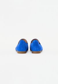 Thumbnail Image 3