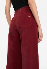 LIU JO FLARED VELVET - Broek - bordeaux