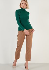 LELA REGULAR FIT - Pulover - benetton