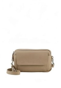 Beige crossbody tas met een gestructureerde nepleren buitenkant. Voorzien van een voorvak met klep, een ritsvak en een verstelbare band.