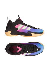 Zwarte sportieve schoenen met een textuur bovenkant, voorzien van blauwe, paarse, roze en groene accenten. Lichtgewicht ontwerp met een rubberen zool.