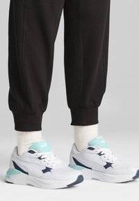 Puma X-RAY SPEED LITE  - Matalavartiset tennarit - white silver mist gray skies mint