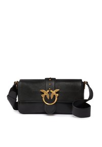 Borsa a tracolla in pelle nera con accessori circolari dorati e due dettagli a forma di uccello, dotata di chiusura a patta e tracolla regolabile.