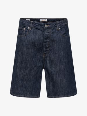 Pantaloncini in denim blu scuro con chiusura con bottoni e zip, tasche anteriori e etichetta del marchio visibile in vita.