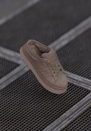 CAMPUS 00S WTR - Joggesko - earth strata/trace brown