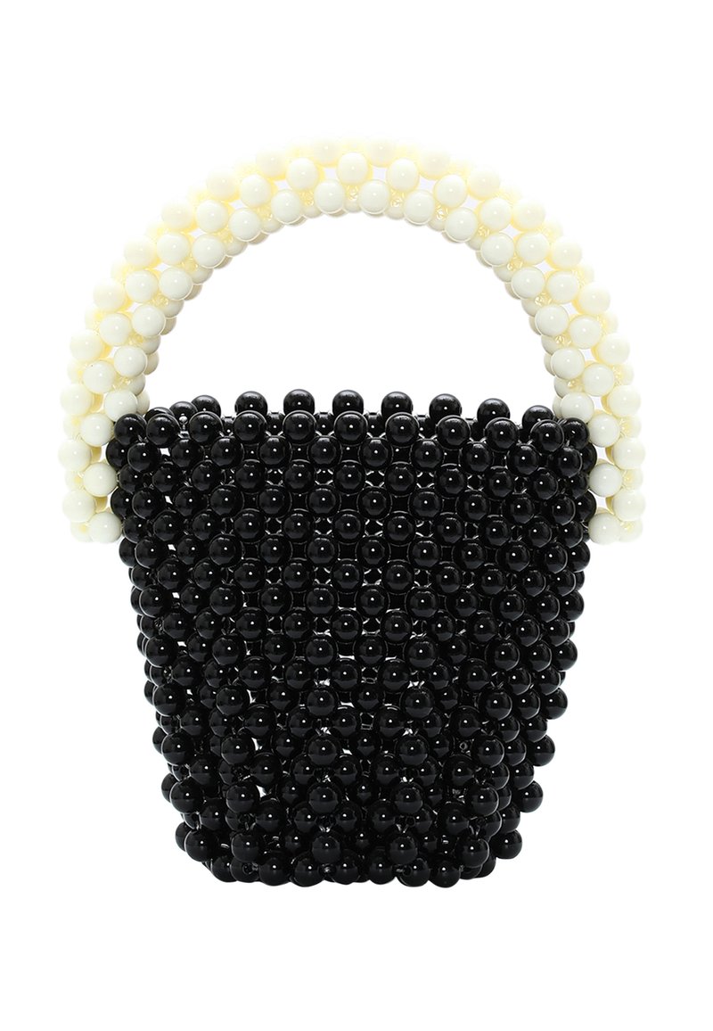 Borsa a mano nera con forma strutturata. Il manico è composto da una sequenza alternata di perline bianche e nere, creando una superficie liscia.