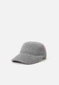 Cappello lavorato a maglia grigio con visiera strutturata, caratterizzato da una texture a costine e una parte superiore arrotondata. Design senza cuciture con tessuto morbido e elastico.
