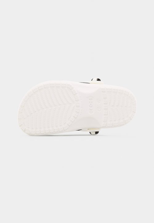 Crocs CLASSIC SOCCER BALL UNISEX - Mules - white/black — foto 6