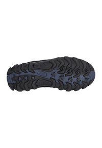 Svart sneakersula med robusta m�önster, med en formad blå accent. Hållbart gummimaterial designat för grepp och stabilitet.