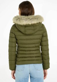 Tommy Jeans BASIC HOODED JACKET - Winter jacket - drab olive green