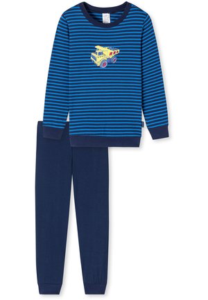 Conjunto de pijama a rayas azul y marino con camiseta de manga larga y pantalones con cintura elástica. La parte superior presenta un aplique de un camión de voluminoso amarillo. Material de algodón suave.