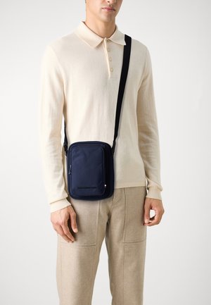 Tommy Hilfiger, REPREVE MINI REPORTER UNISEX - Ülerinna-kott - space blue