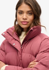 Superdry & Co PUFFER - Chaqueta de invierno - roan rouge burgundy