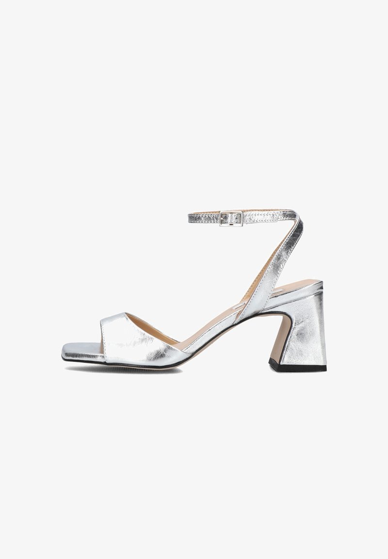 Notre-V Sandalen met enkelbandjes - skrech zilver