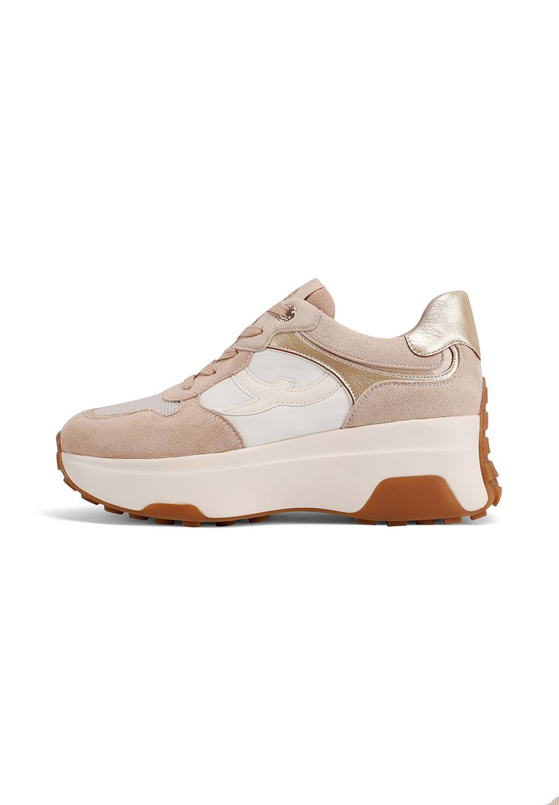Sneaker beige in suede e rete bianca con dettagli dorati e una spessa suola piatta bianca. Suola in gomma testurizzata per una migliore aderenza.