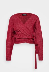 Roter Wickelpullover aus strukturiertem Garn, mit tiefem V-Ausschnitt, langen Ärmeln und einer Bindung in der Taille.