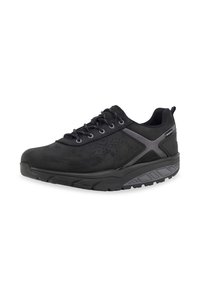 Schwarze Schuhe mit einer glatten Oberfläche, Schnürverschluss und einer stabilen Sohle. Strukturierte Akzente und Perforationen sorgen für Details. Entwickelt für Langlebigkeit.